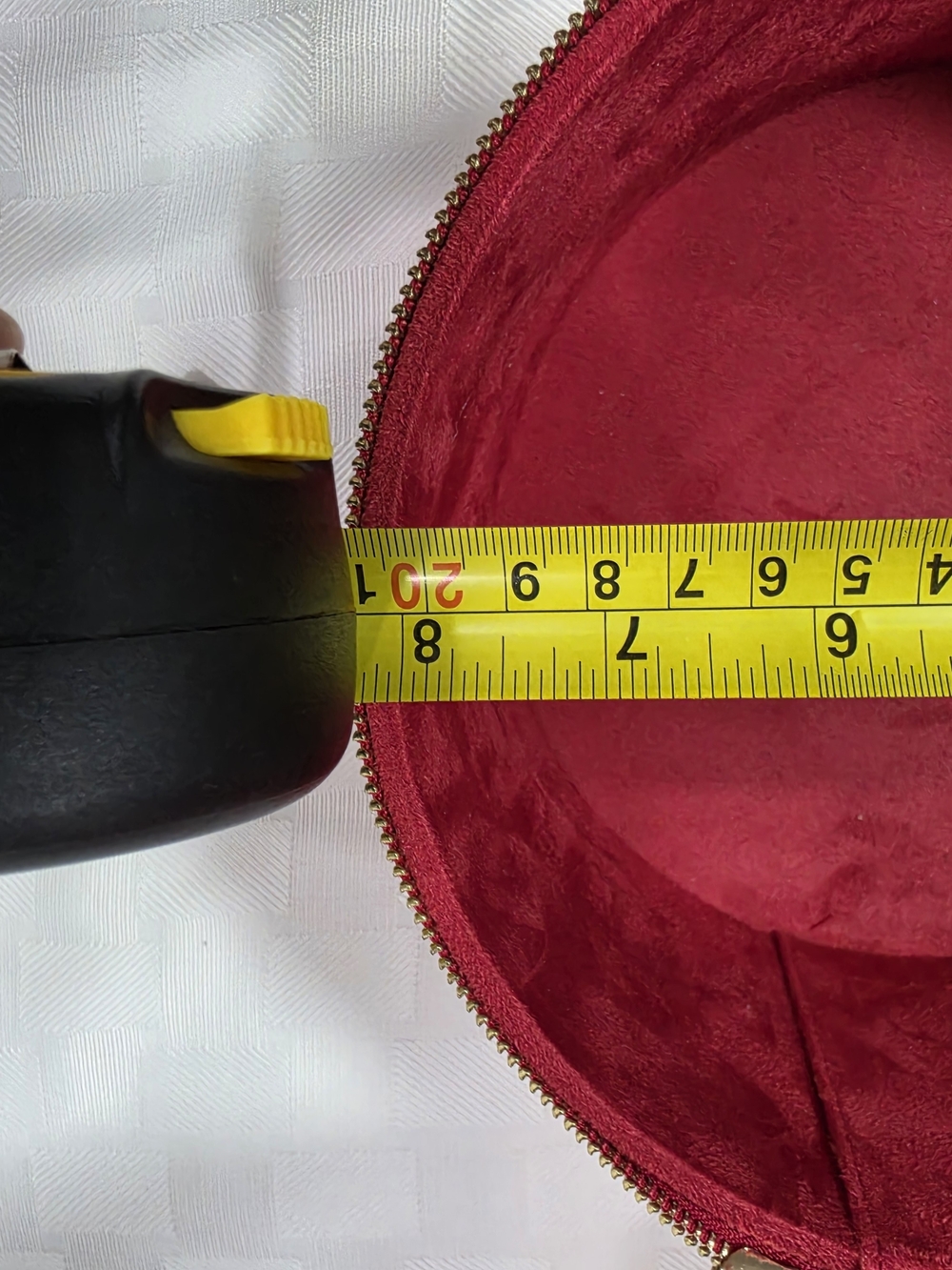 Bobbi Brown Red Round Cosmetic Case with Gold Hardware - Picture 7 of 9
